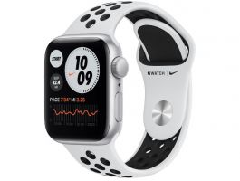 Apple Watch Nike SE GPS 40mm (MYYD2HC/A) Ezüstszínű alumíniumtok, platinaszín-fekete sportszíj